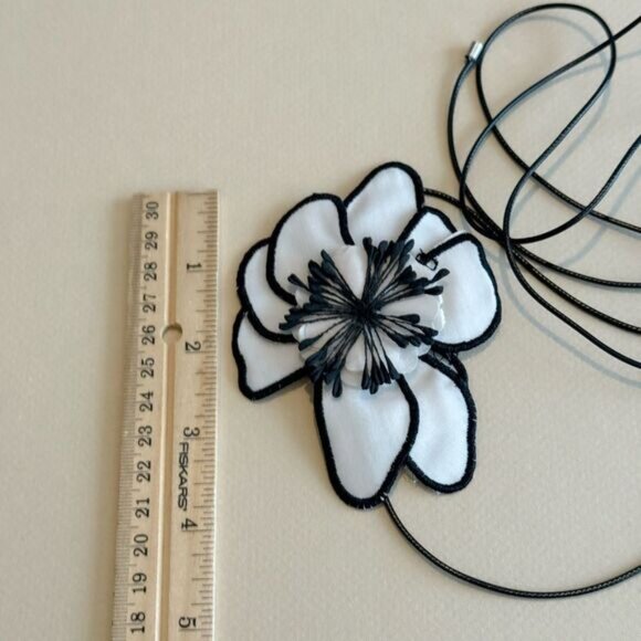 Boho White Floral Choker Necklace N1451 - Picture 5 of 5